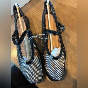 NWT SZ 11 A New Day Issa flats